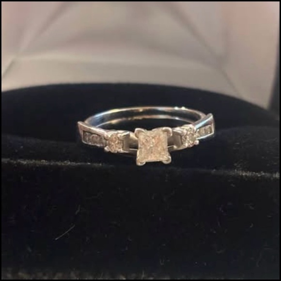 Diamond Princess Cut Natural 1 CTTW Wedding Ring Set - Picture 7 of 10